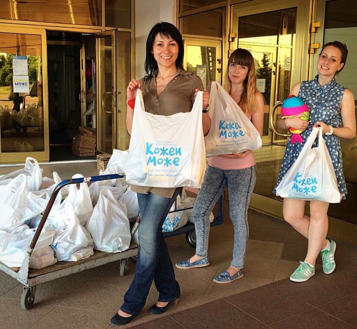 Створення та координація волонтерських центрів